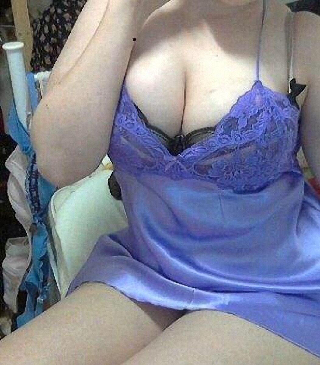 Девушка по вызову Настя с 4 размером груди исполнит классический секс и позовет в гости в Приволжский